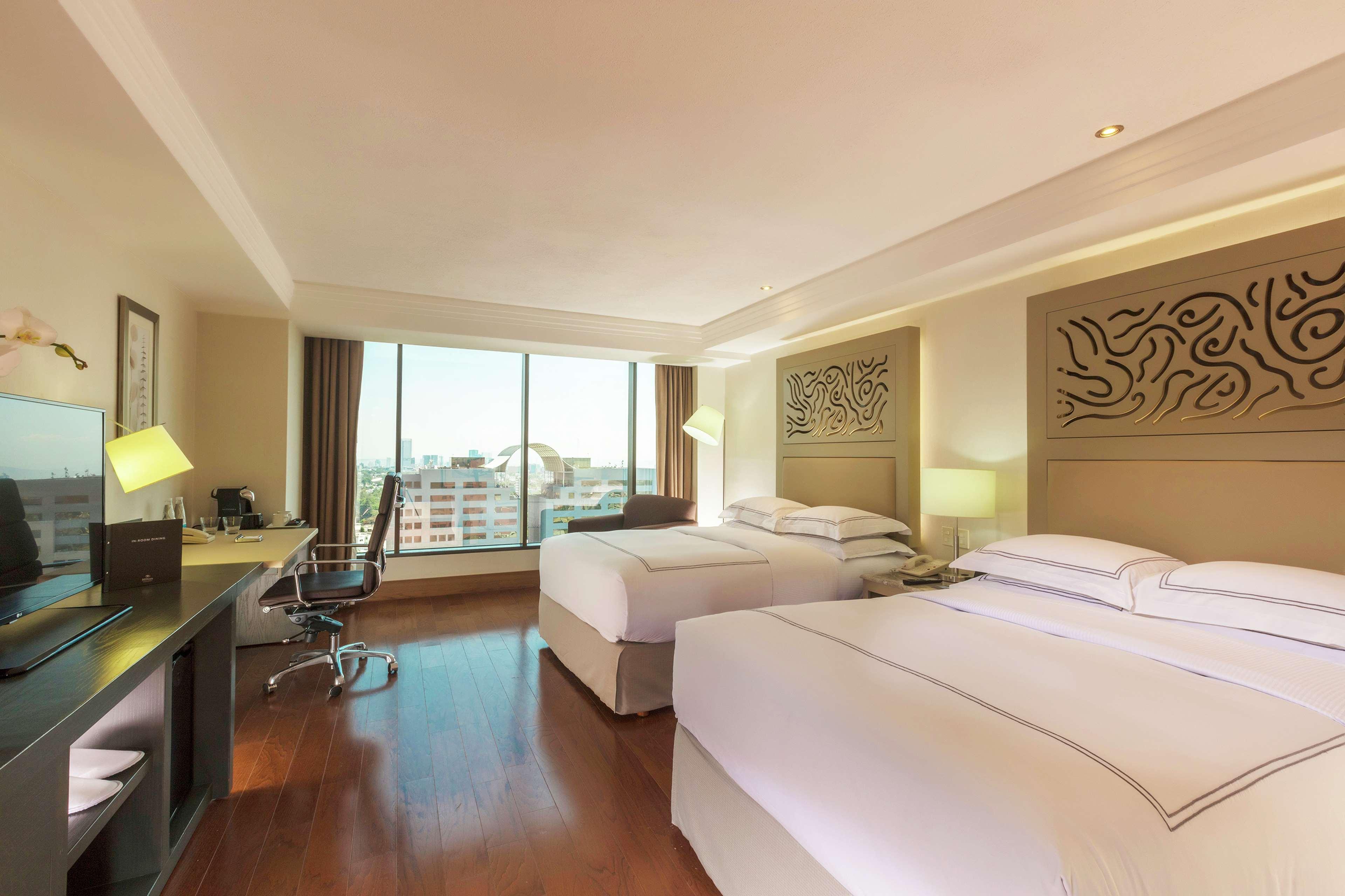 Hotel Barcelo Guadalajara Extérieur photo Deluxe Room