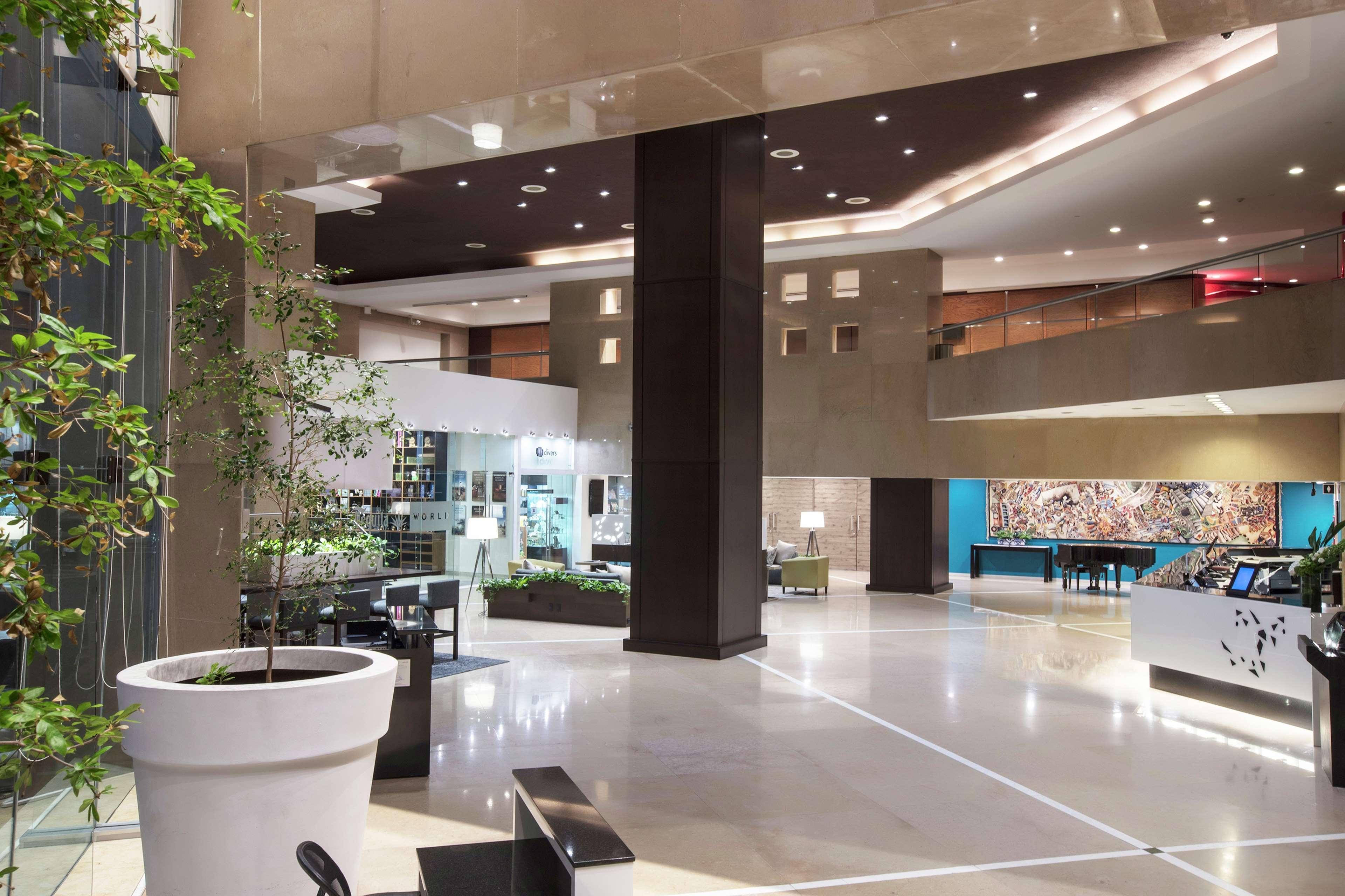 Hotel Barcelo Guadalajara Extérieur photo The lobby of the hotel