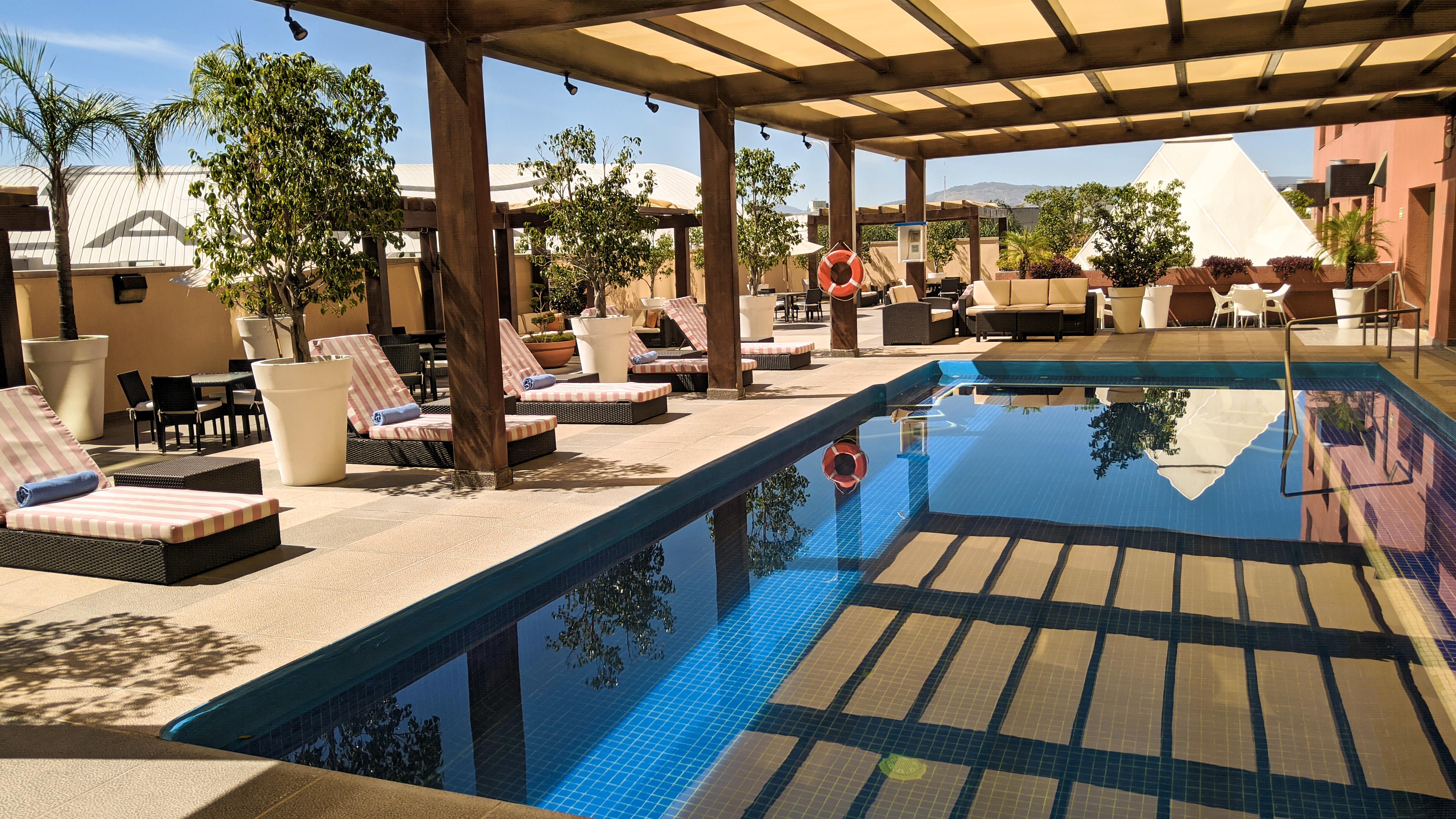Hotel Barcelo Guadalajara Extérieur photo Rooftop pool at the Four Seasons Hotel, Cairo