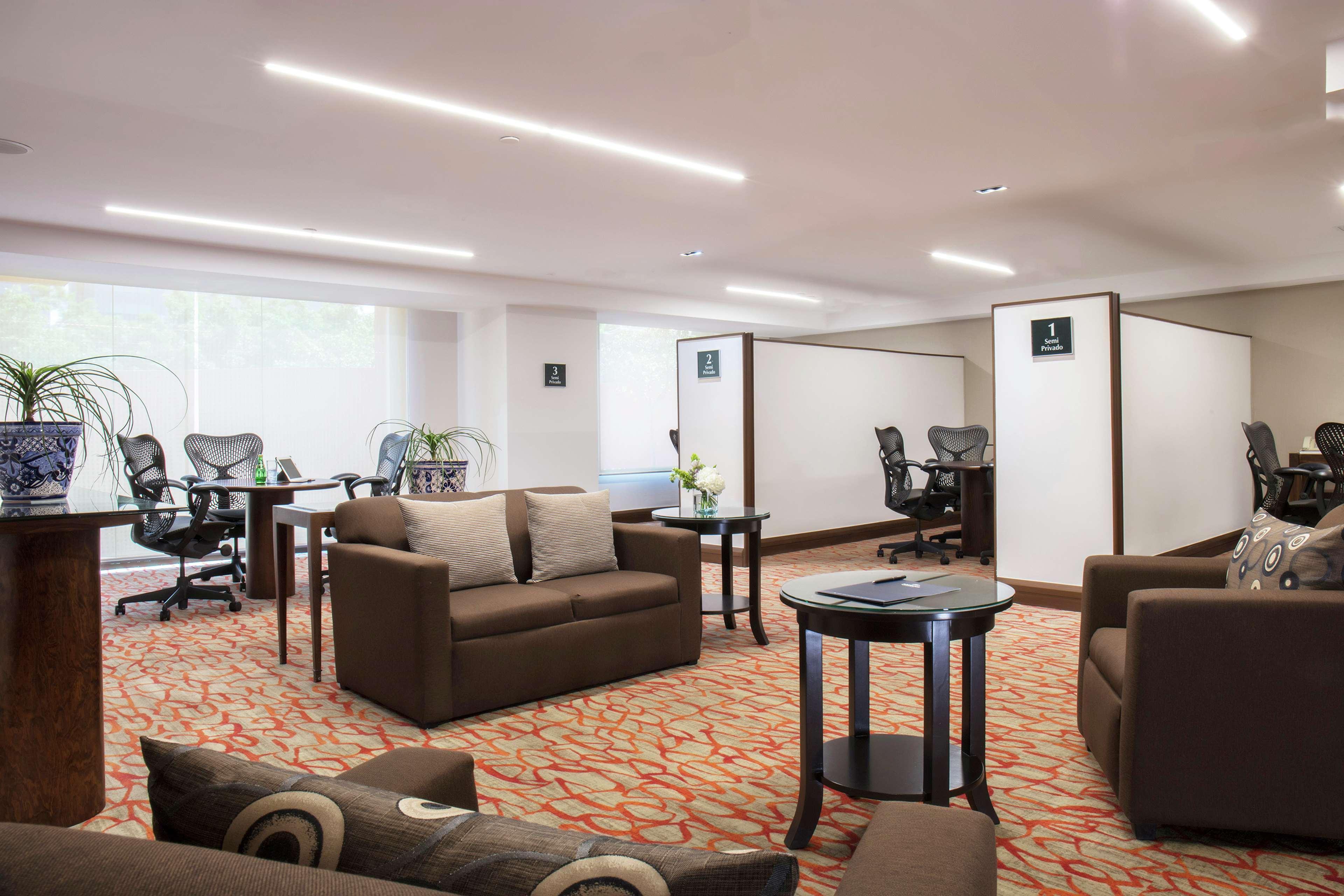 Hotel Barcelo Guadalajara Extérieur photo Business Center