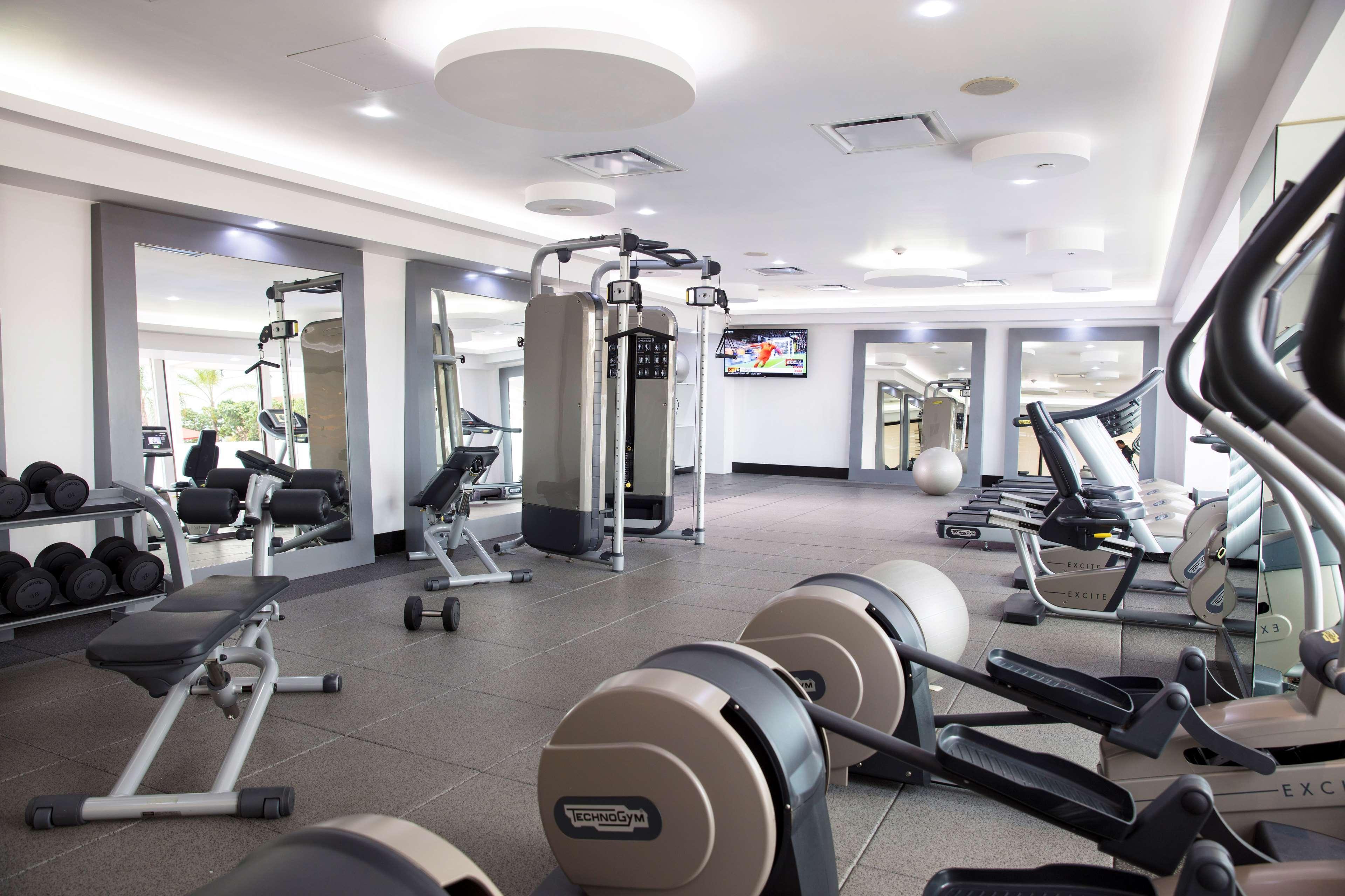 Hotel Barcelo Guadalajara Extérieur photo The gym at the hotel