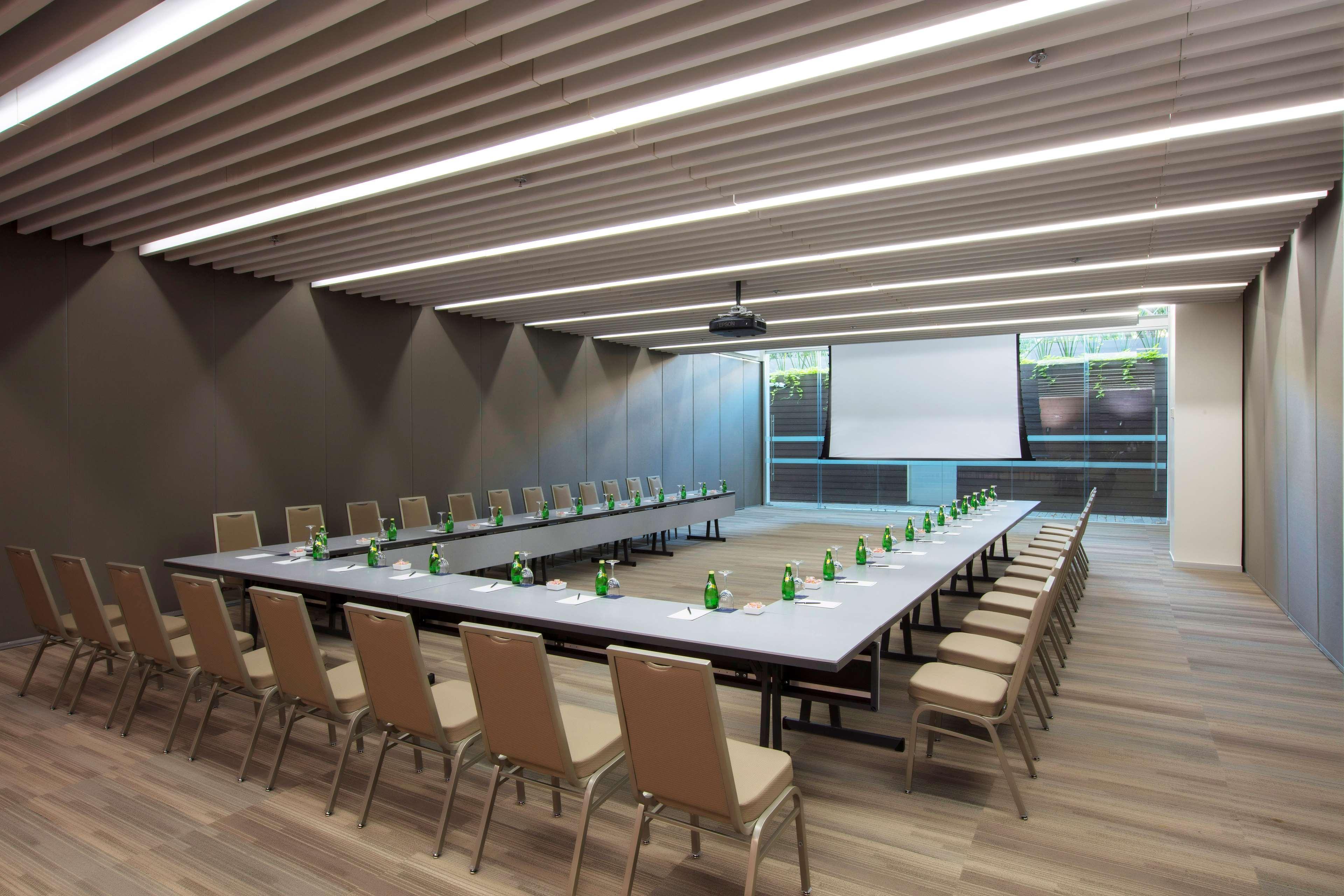 Hotel Barcelo Guadalajara Extérieur photo Meeting room