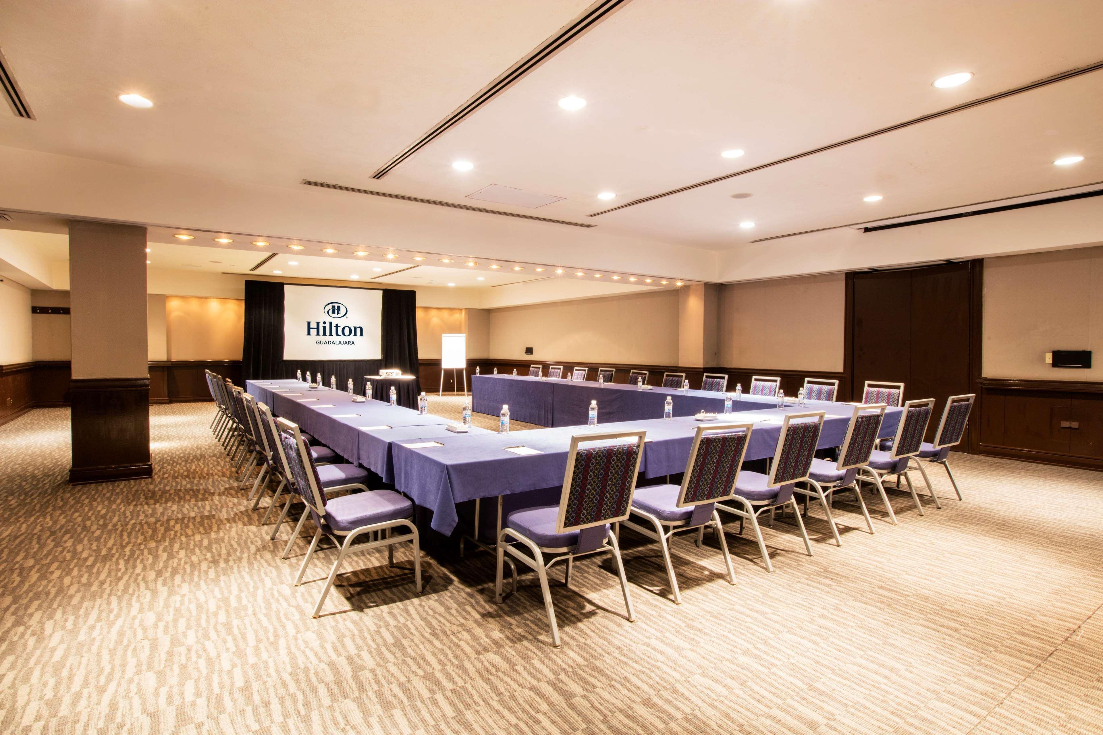 Hotel Barcelo Guadalajara Extérieur photo Meeting room