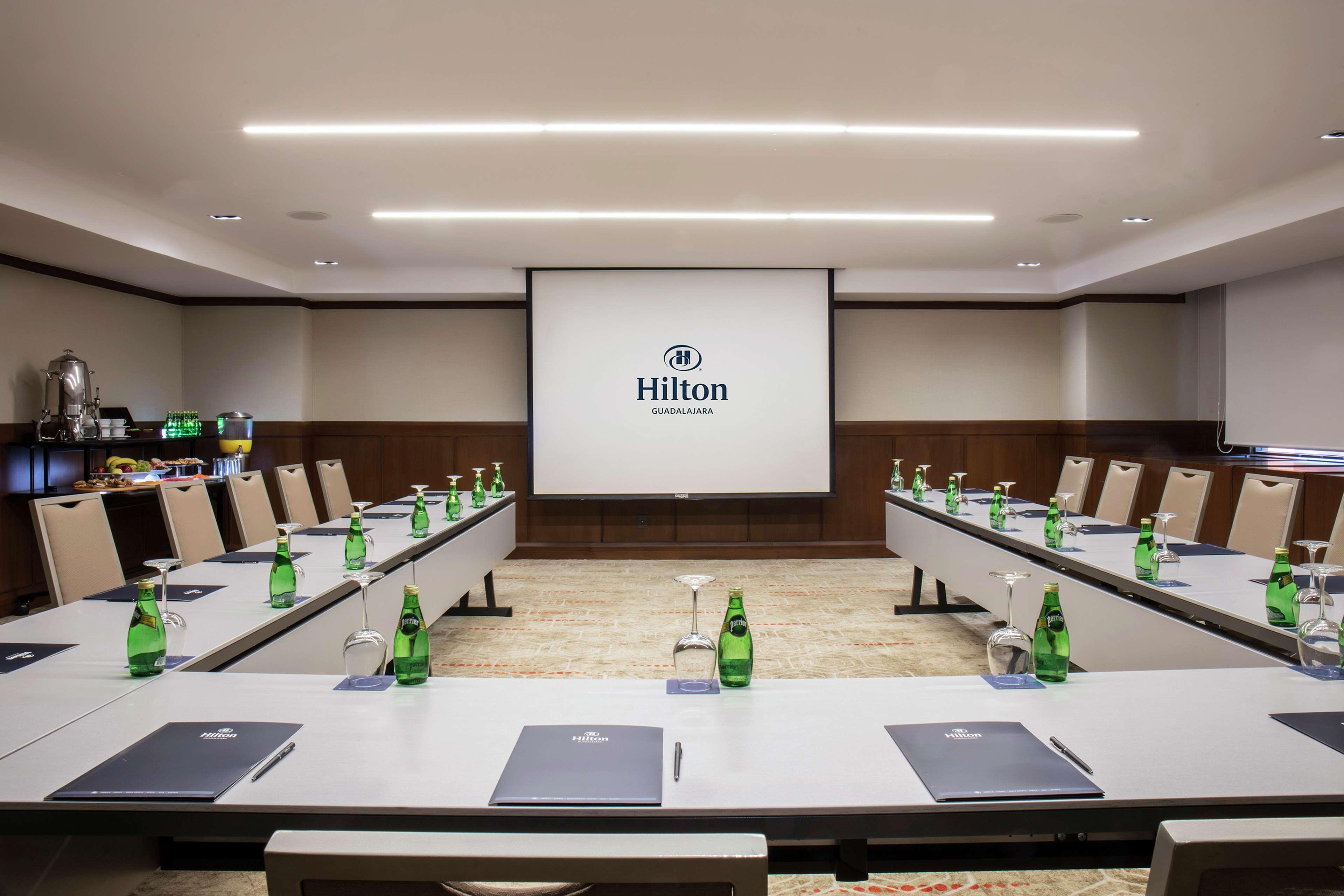 Hotel Barcelo Guadalajara Extérieur photo Meeting room