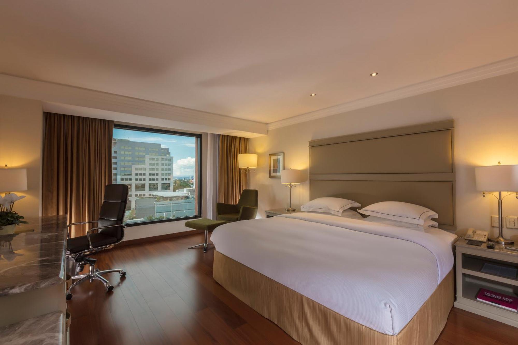 Hotel Barcelo Guadalajara Extérieur photo Deluxe Room