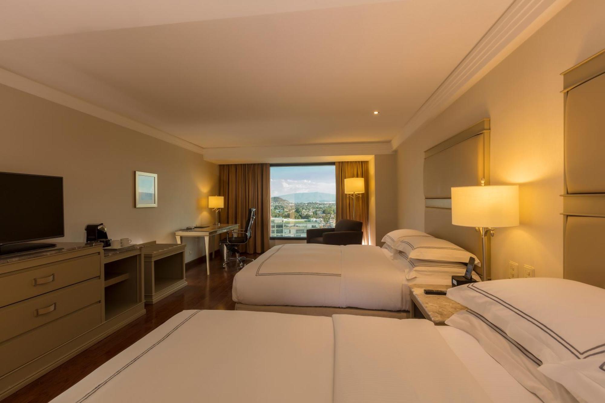 Hotel Barcelo Guadalajara Extérieur photo Deluxe Room